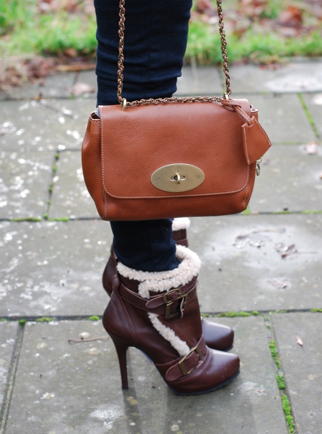 mulberry-lily-oak-shearling-boots