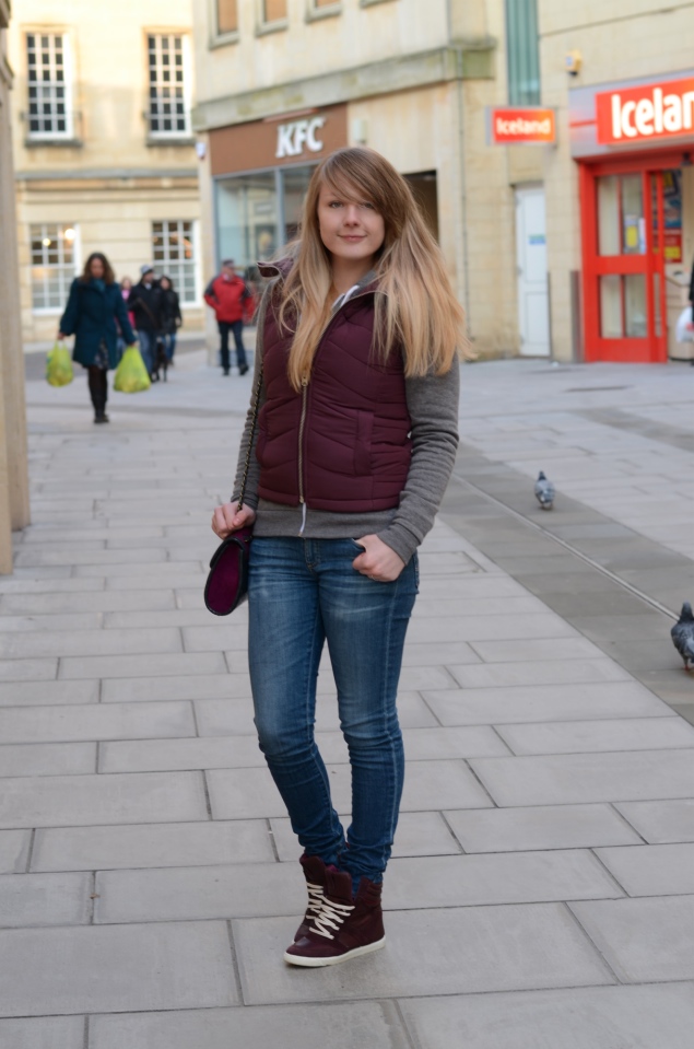 burgundy-gilet