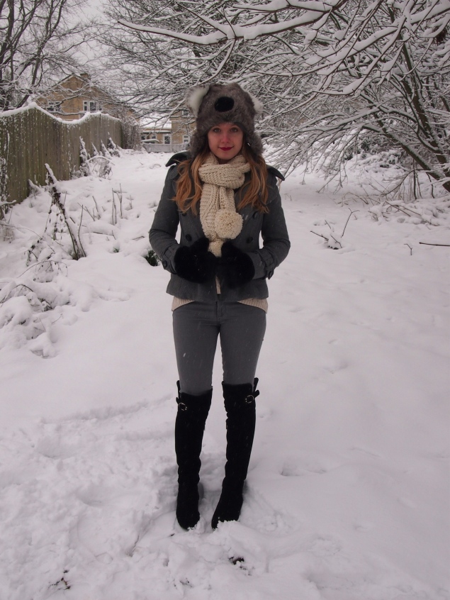 lorna-burford-snow-outfit