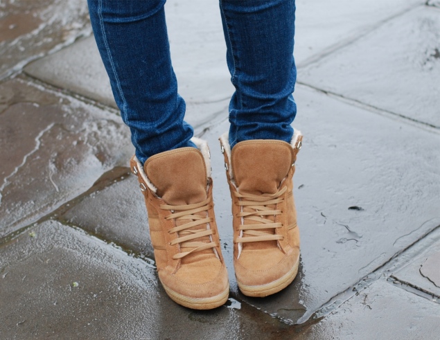 topshop-hidden-heel-high-tops-fur-fleece