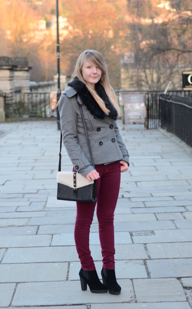 burgundy-jeans-grey-coat