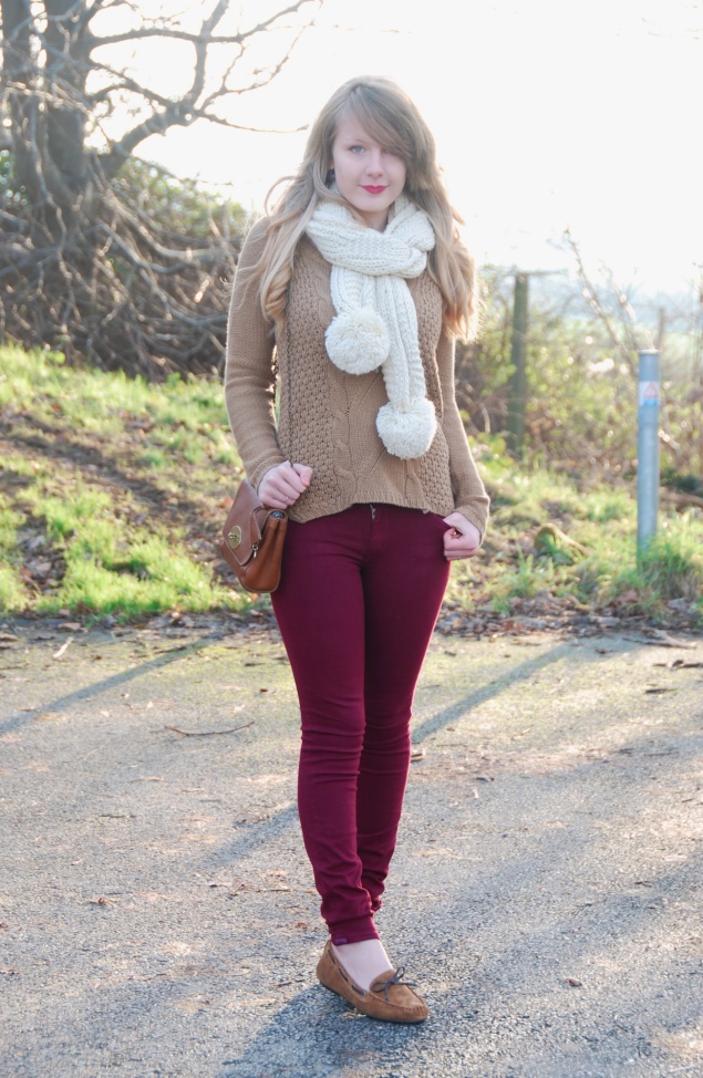 burgundy-jeans-moccasins