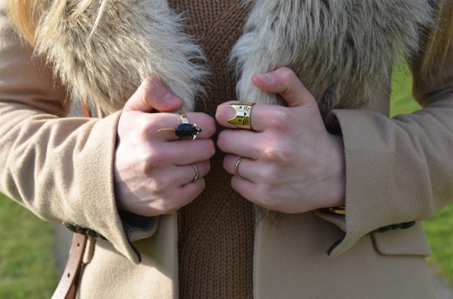 faux-fur-collar-jewellery