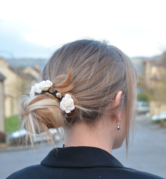 hair-bun-flowers