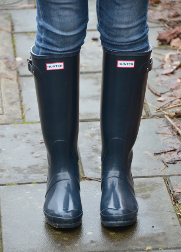 hunter-navy-wellies-wellingtons