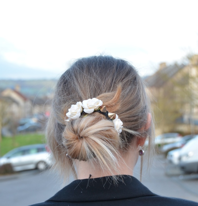 messy-hair-bun-flowers