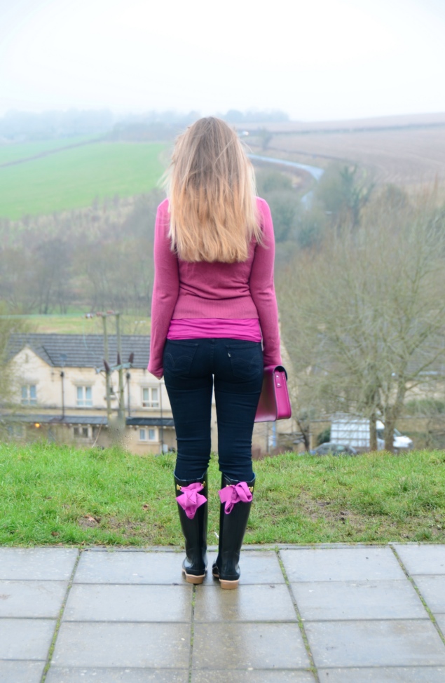 pink-ribbon-wellies-black-jeans