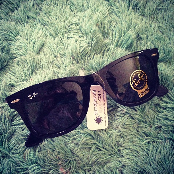 rayban-black-wayfarers