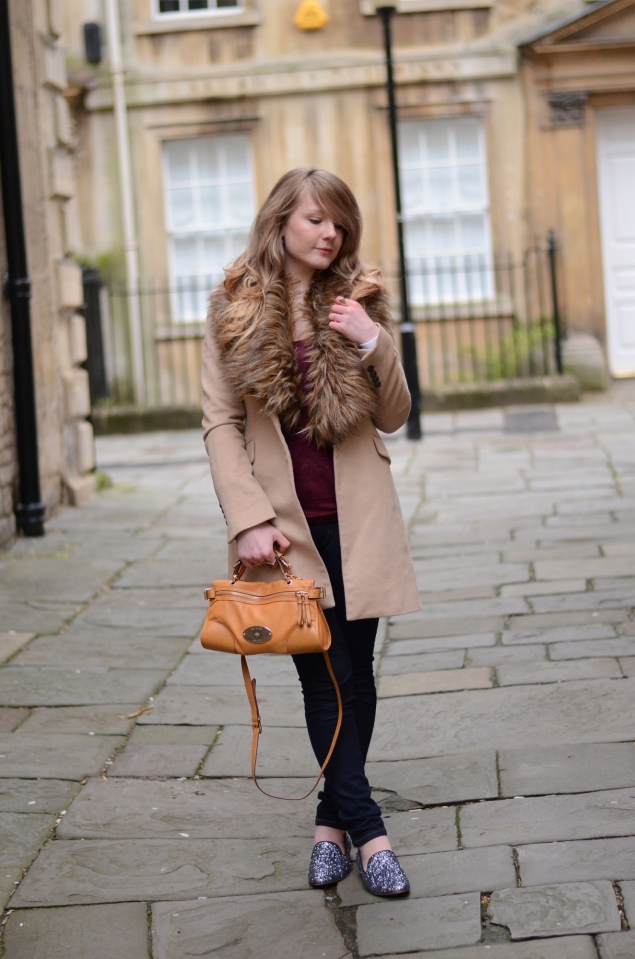 beige-fur-lapel-collar-coat