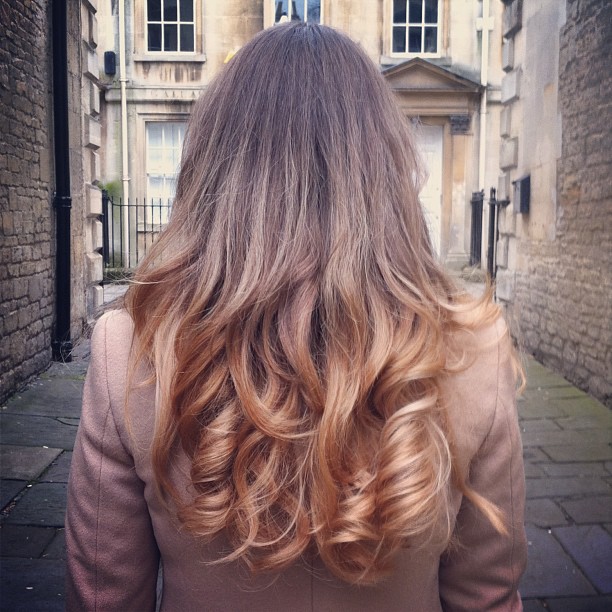 blonde-curly-diy-ombre-dip-dye-hair