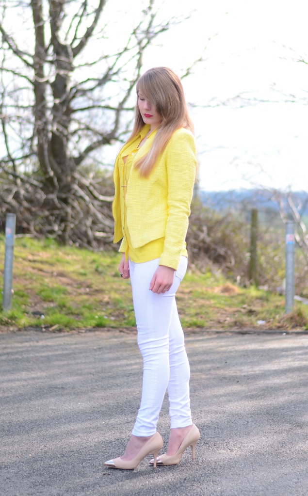 lorna-burford-lemon-yellow-jacket-white-jeans-outfit