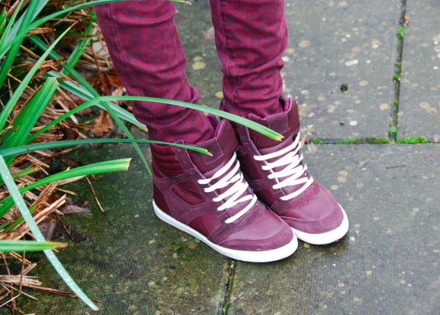 river-island-burgundy-hi-tops