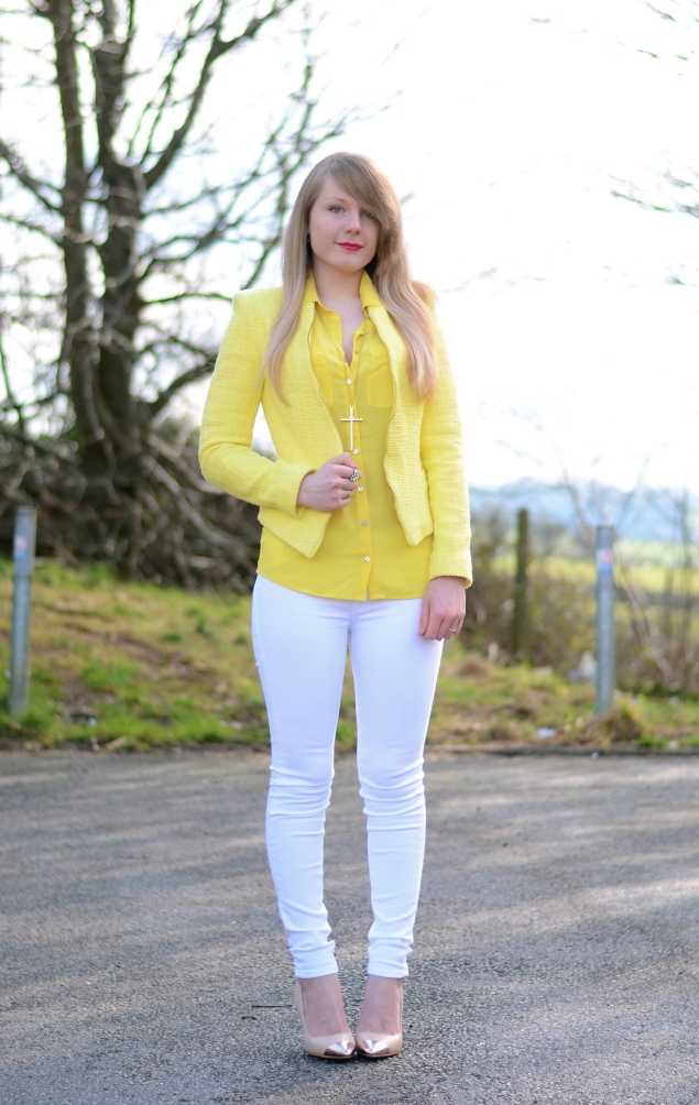 yellow-jacket-white-jeans