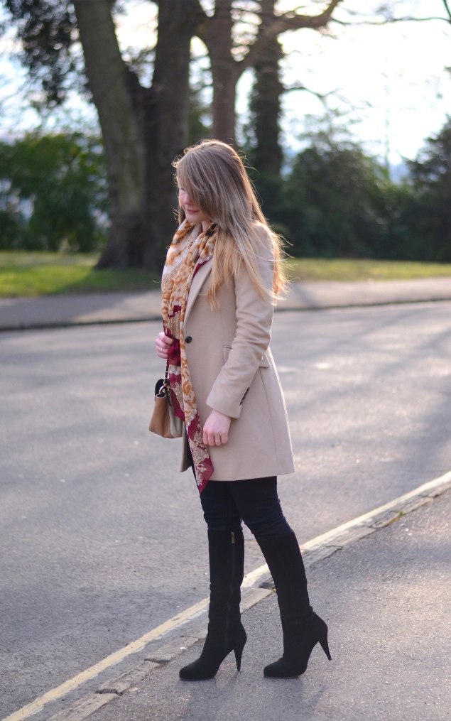 beige-coat-red-gold-scarf