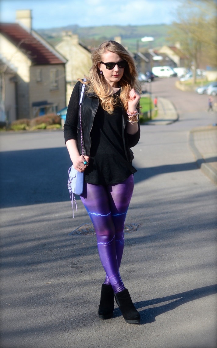 purple-black-outfit-leggings