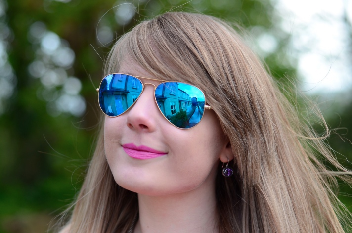 lorna-burford-blue-mirrored-ray-ban