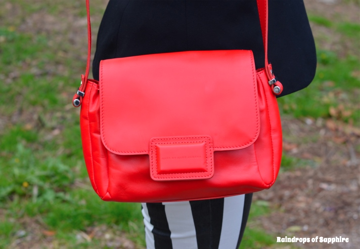 marc-by-marc-jacobs-red-bell-bag