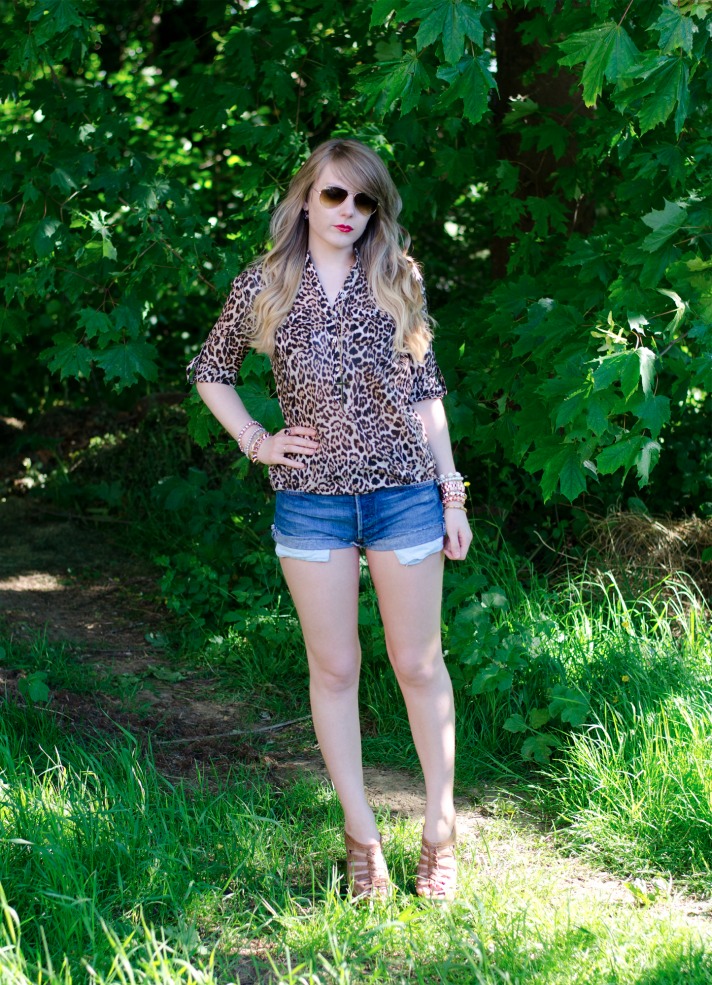 leopard-shirt-denim-shorts