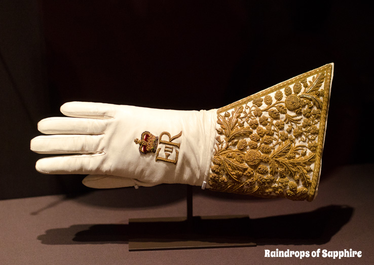 queens-corontation-exhibition-buckingham-palace-20