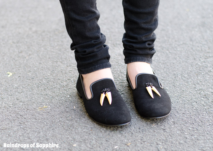 giuseppe-zanotti-black-gold-tooth-slippers-loafers