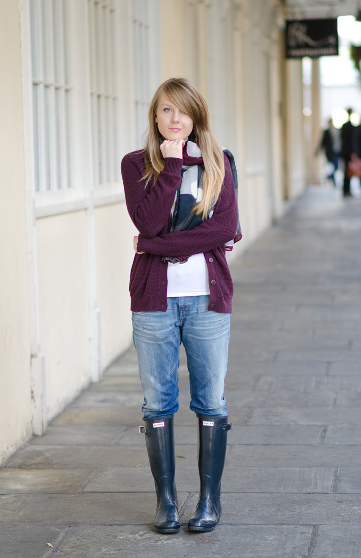 hunter-navy-gloss-wellies