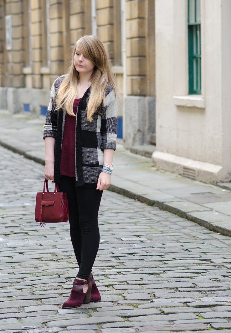 check-cardigan-black-leggings