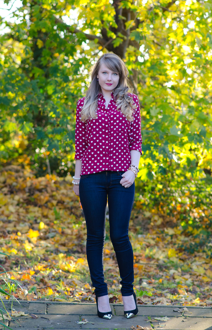 lorna-burford-autumn-jeans-red-burberry-topshop-heart-shirt