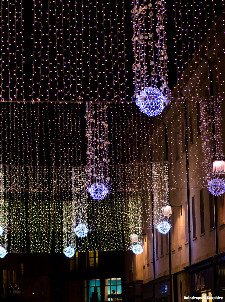 bath-christmas-lights-decorations