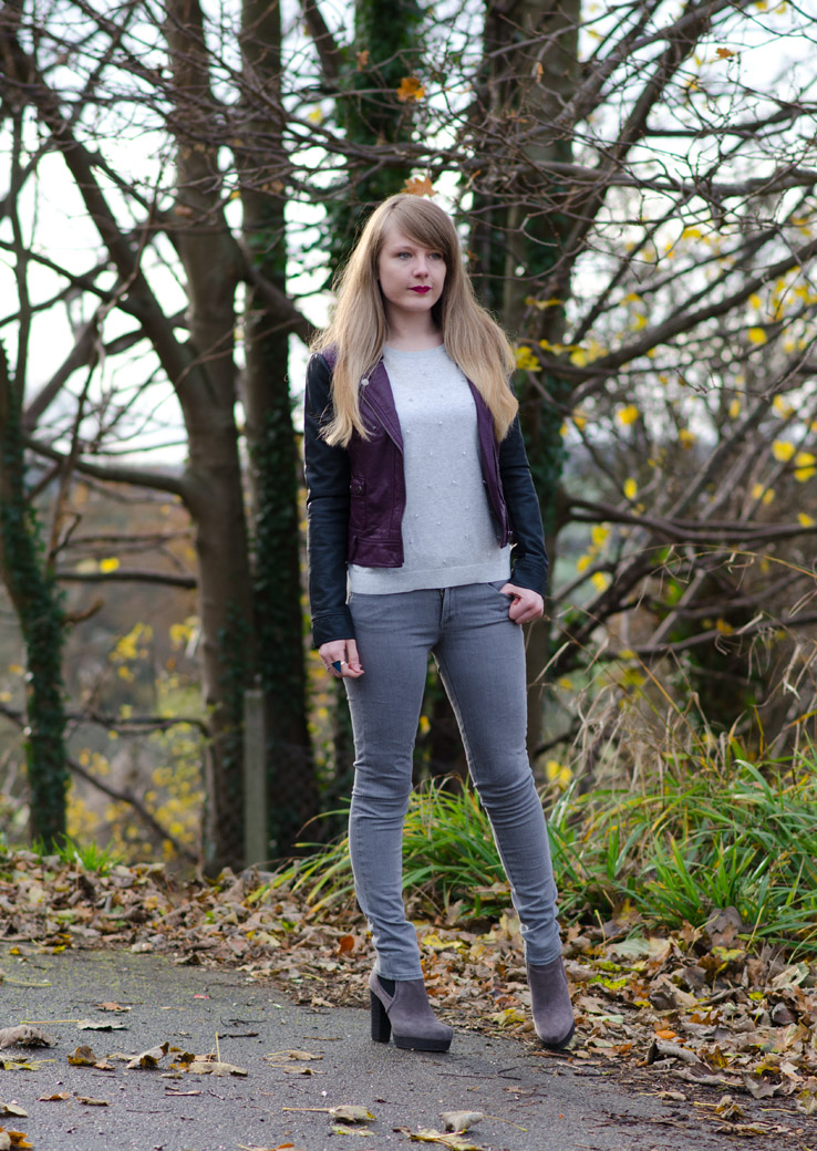 grey-burgundy-black-fashion-blogger-outfit