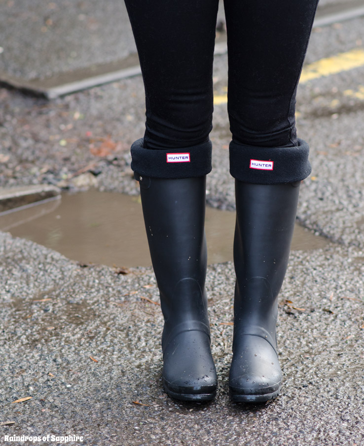 hunter-tall-black-wellies-with-socks