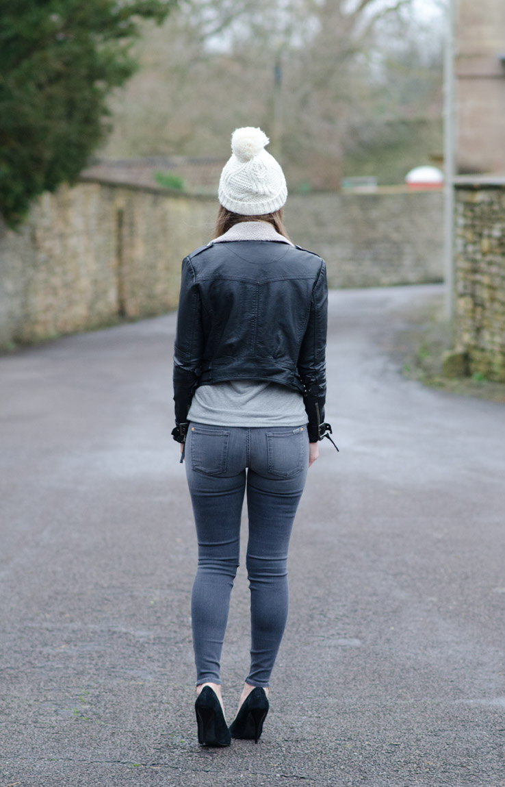 lorna-burford-butt-in-jeans