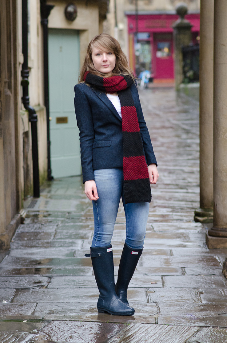 zara-navy-red-stripe-scarf