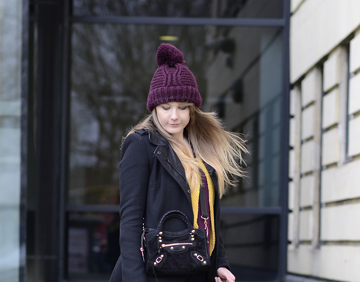 burgundy-bobble-hat-topshop