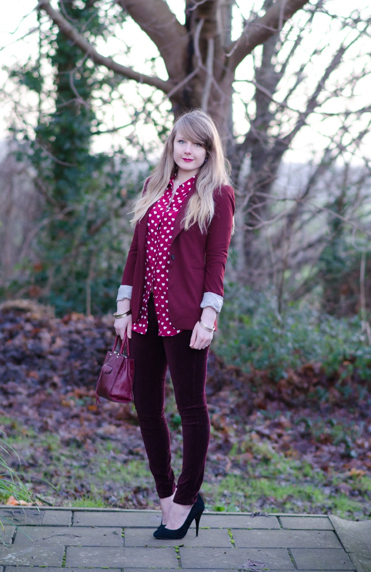 burgundy-monochrome-outfit