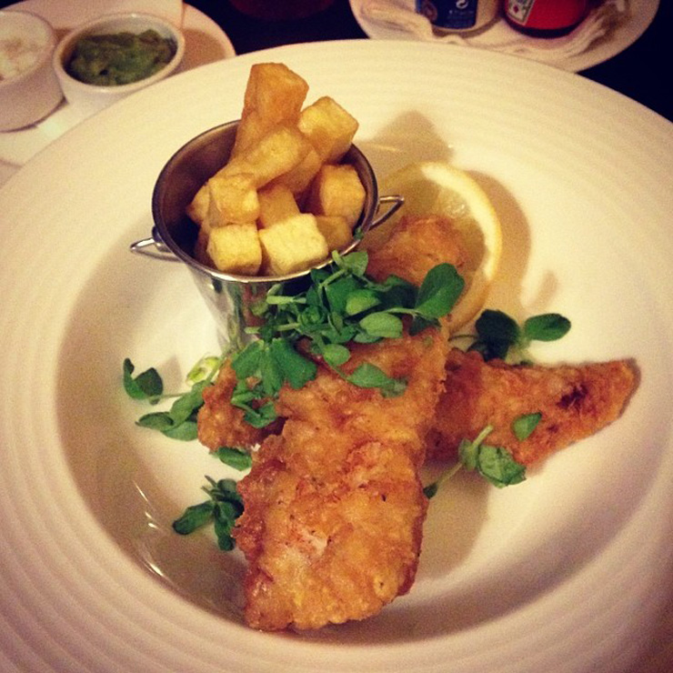 london-the-grosvner-hotel-fish-chips