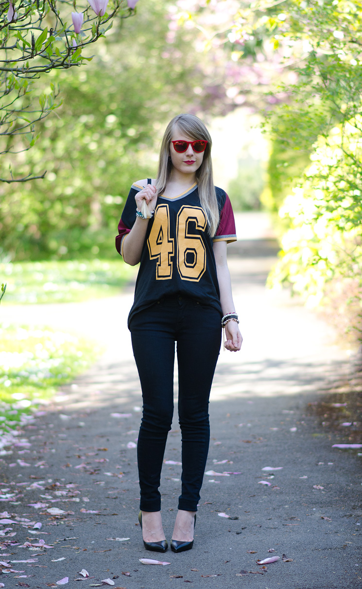 lorna-burford-black-skinny-jeans-basketball-tee