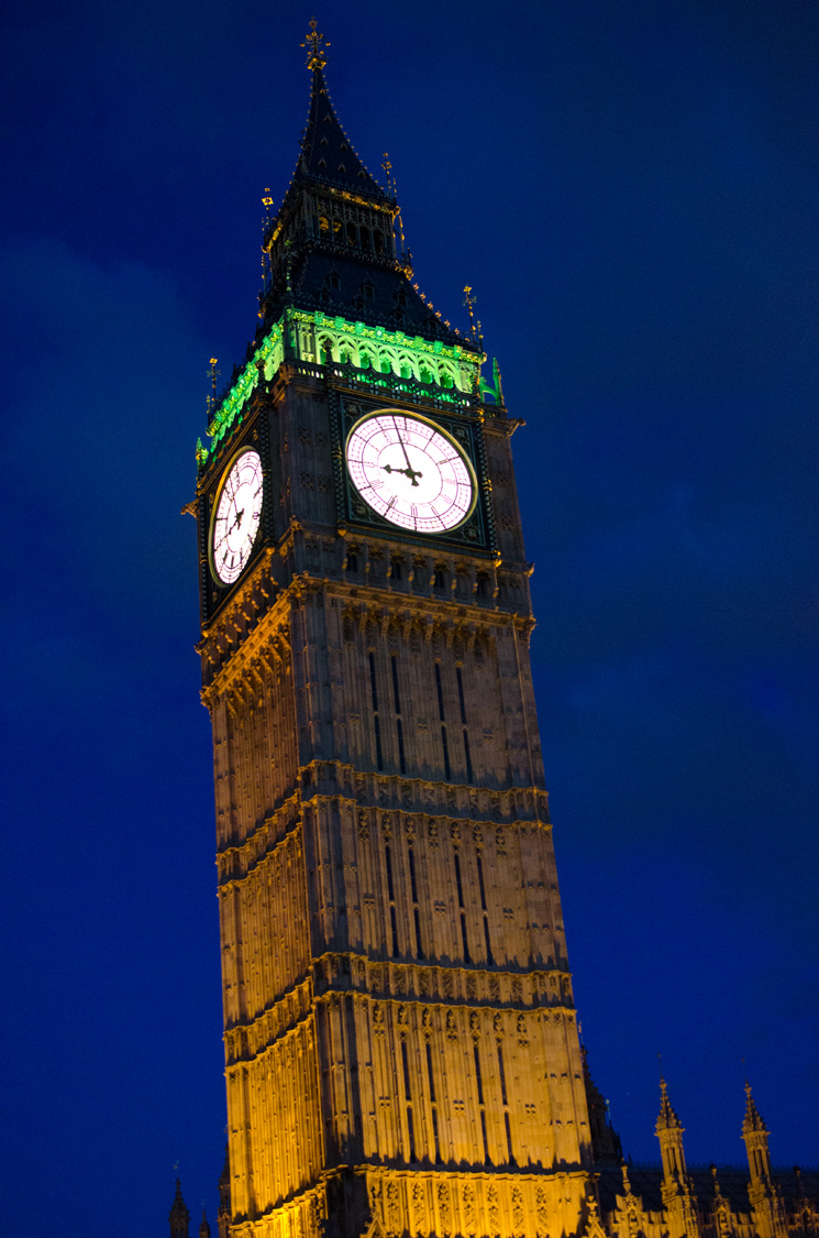 big-ben-at-night-up-close