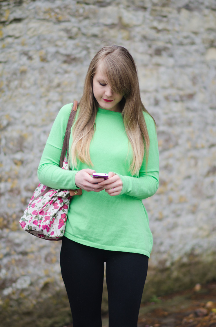 lorna-burford-uk-fashion-blogger-on-phone-blonde-ombre-hair