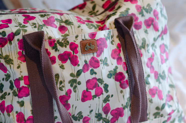 nica-floral-tote