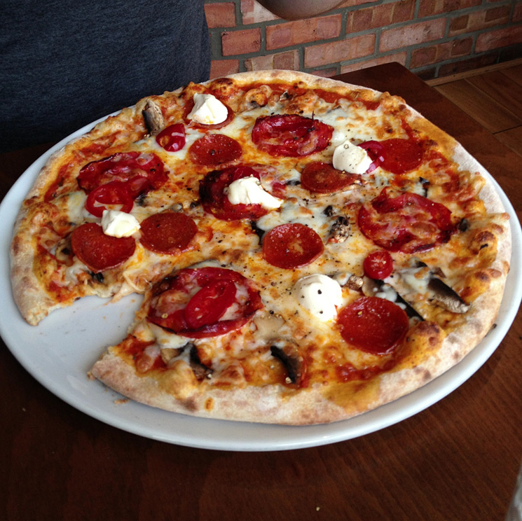 la-vella-pizza-burnham-on-sea