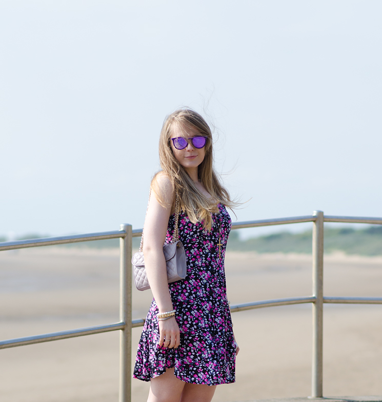 windy-day-beach-fashion-blogger-floral-dress