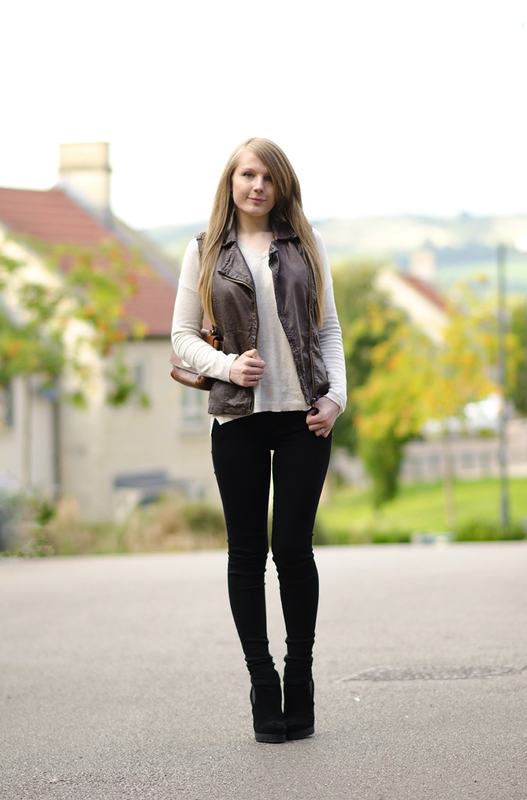 lorna-burford-black-skinny-jeans-brown-leather-waistcoat