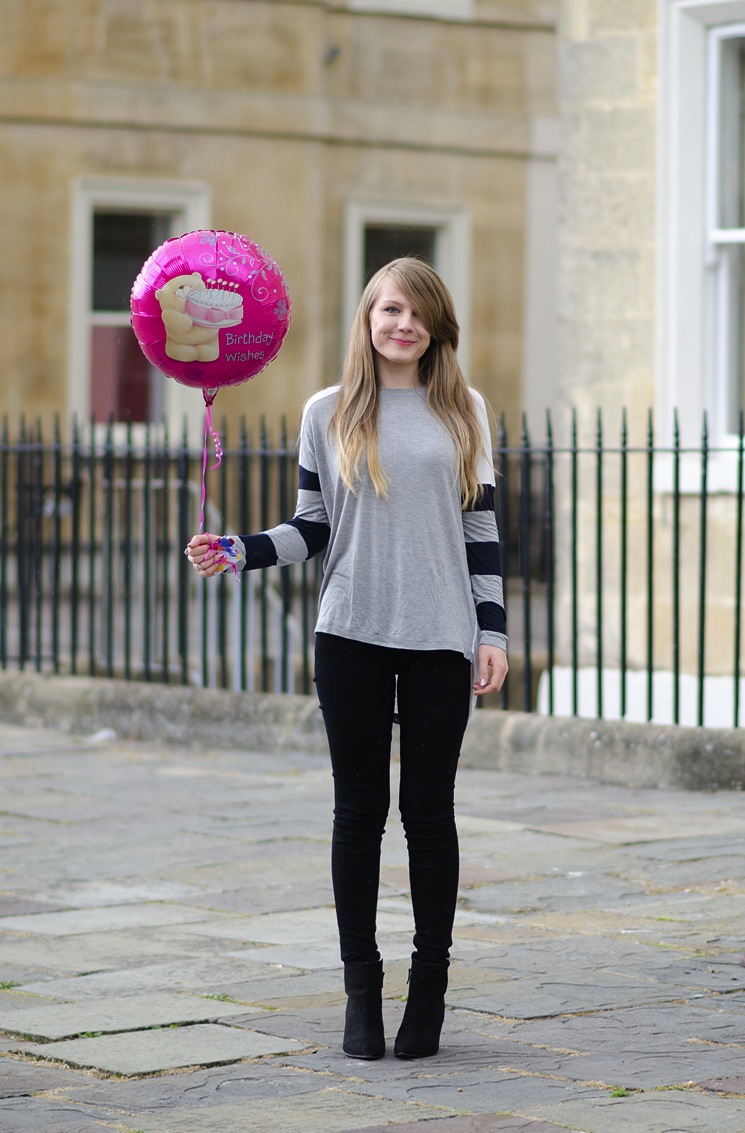 lorna-burford-raindrops-of-sapphire-balloon-birthday