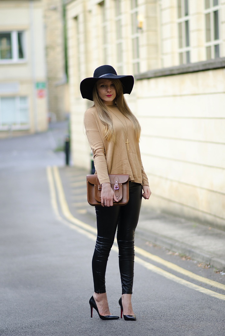 floppy-hat-brown-jumper-leather-leggings