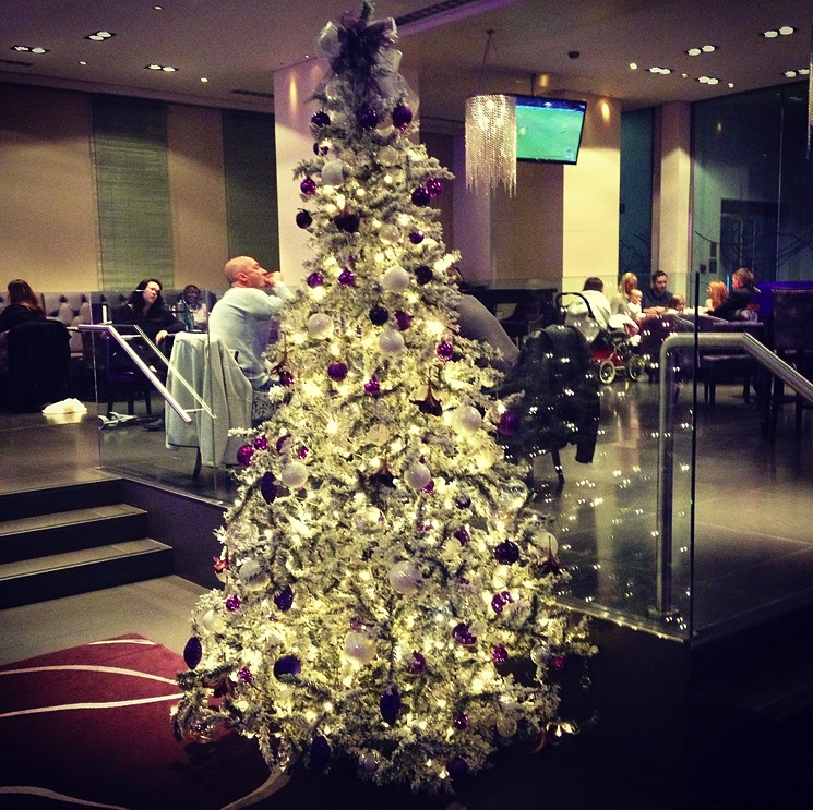 the-cumberland-hotel-christmas-tree