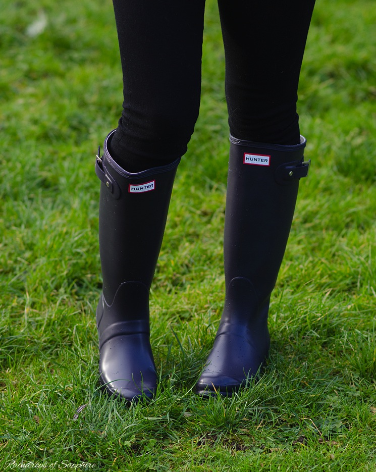 hunter-wellies-rain-boots-purple