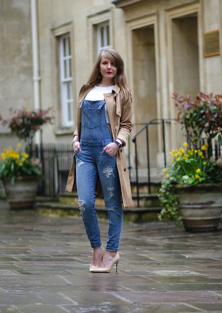 denim-dungarees-overalls-with-trench-coat