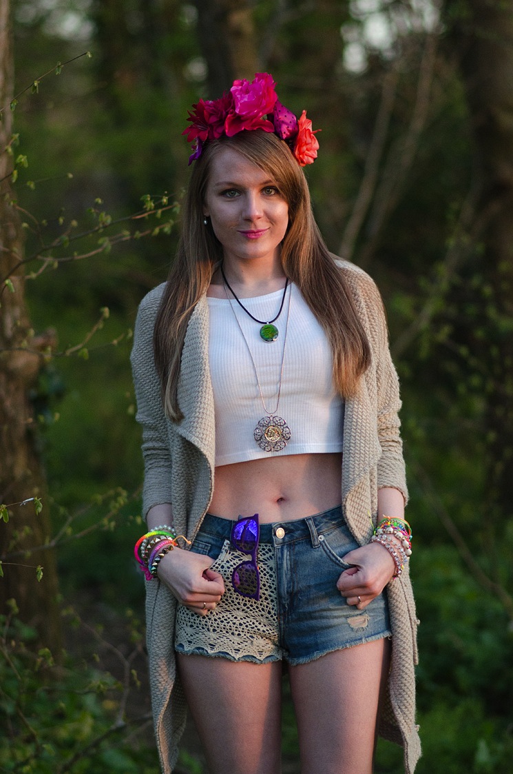 flower-crown-hair-denim-shorts-wellies