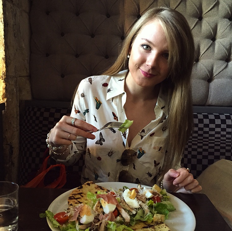 lorna-burford-eating-in-prezzo