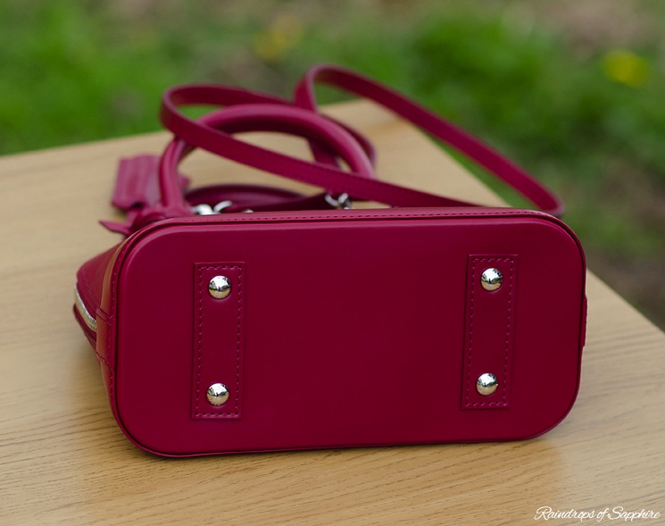 louis-vuitton-alma-bb-epi-leather-fuchsia-bag-review-14